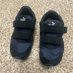 Boys puma sneakers sz8